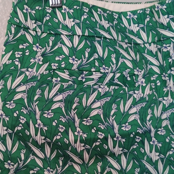 J. Crew Shorts Floral Green Size 10 - Picture 7 of 10
